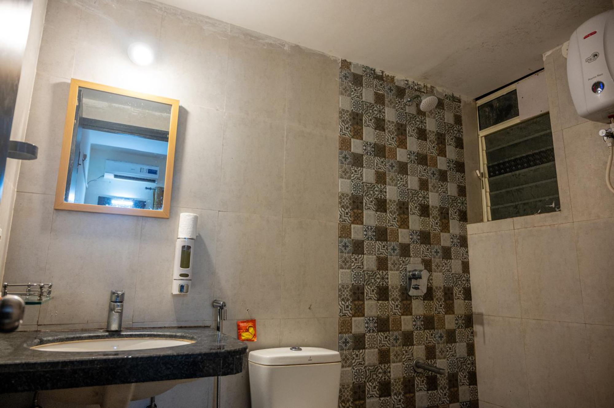 Ronnie'S Studio Apartment Arpora Exterior photo